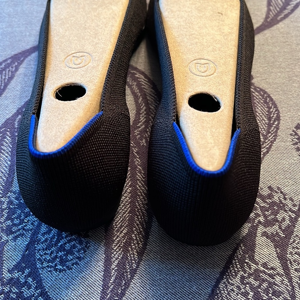 Rothy’s 10.5 Black Solid The Point and extra set of insoles. - Picture 6 of 11